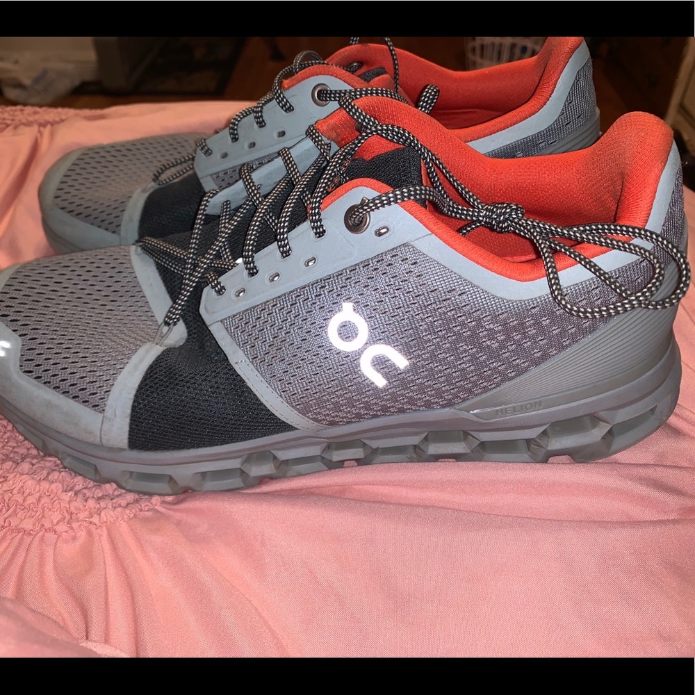 ON CLOUD TENNIS SHOES